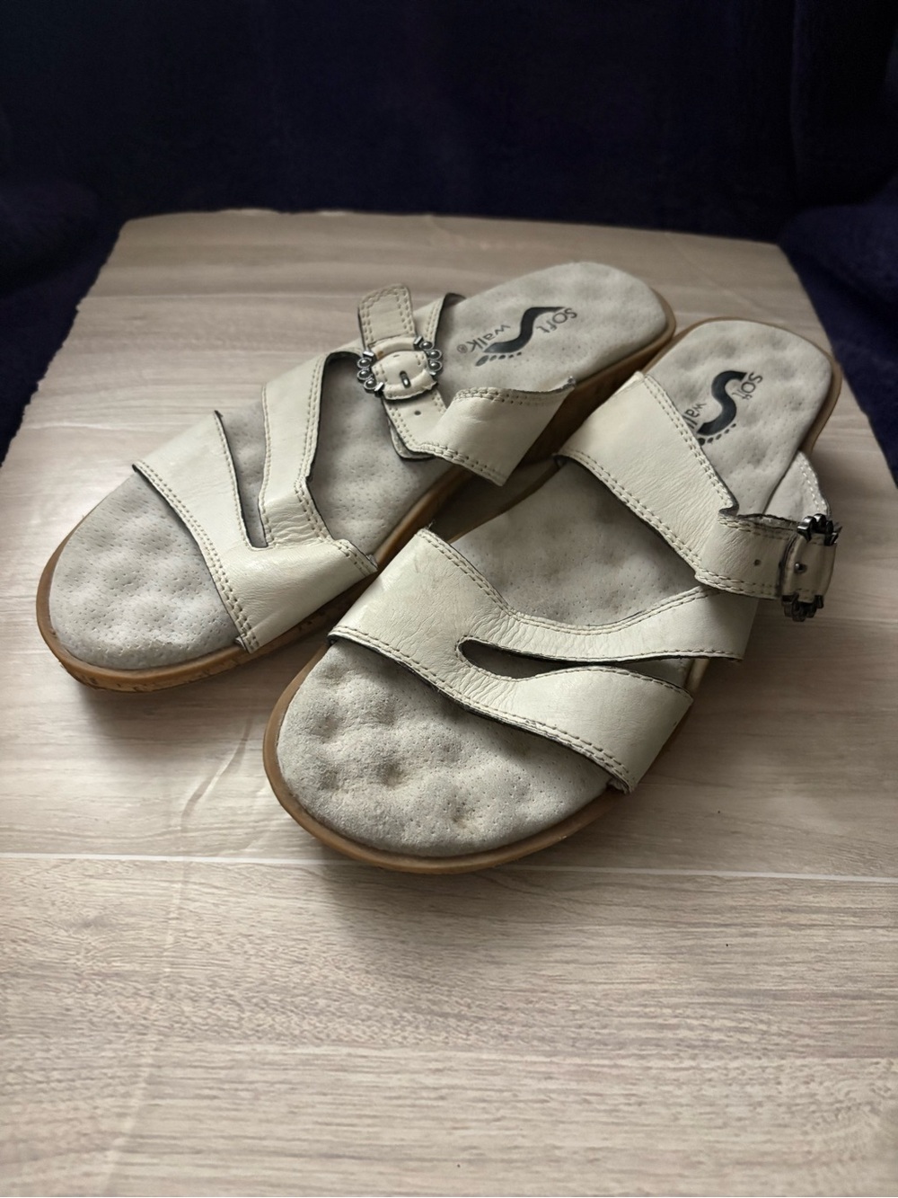 Soft walk women’s slip on sandals 8.5